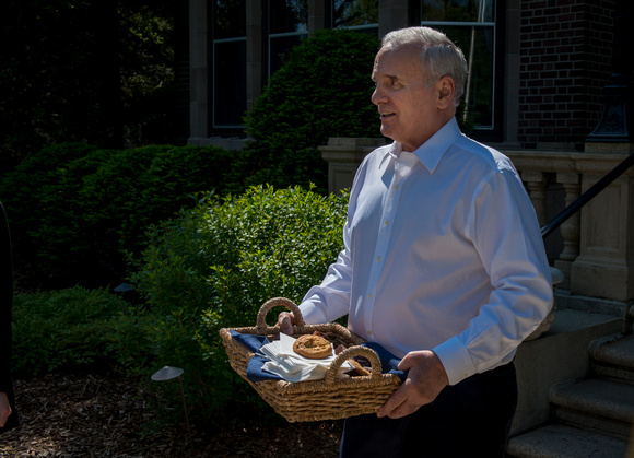 Minnesota Gov. Mark Dayton Serving Cookies
