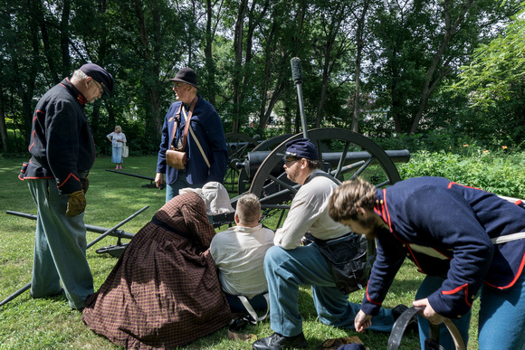 Civil War, Minnesota:  Preparing Cannon, Battle Lake, MN